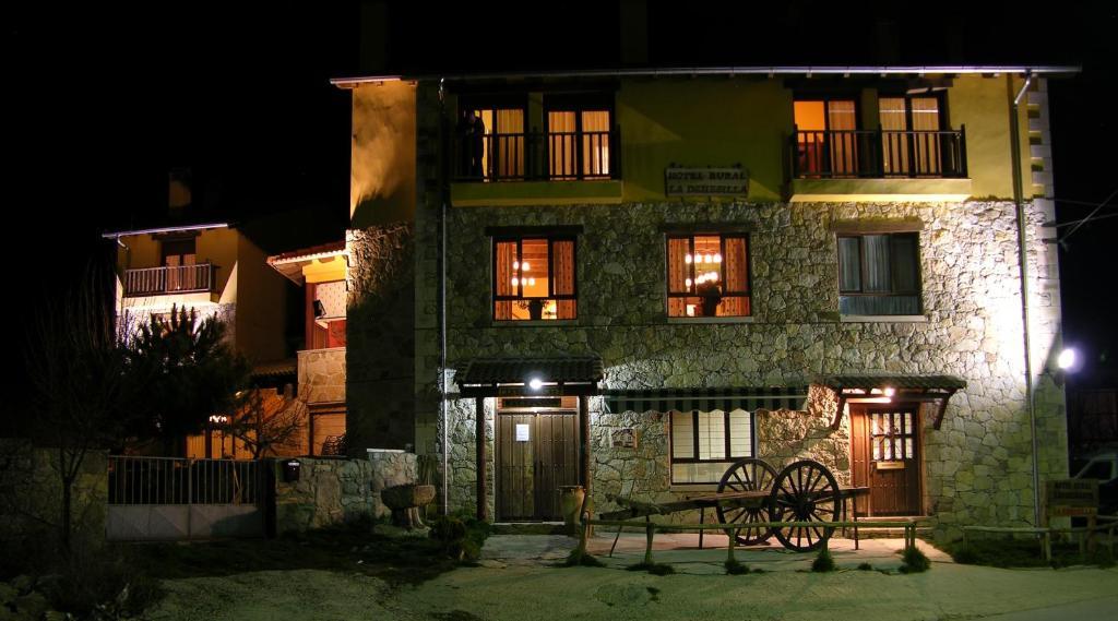 Barajas de Gredos Hotel Rural La Dehesilla المظهر الخارجي الصورة